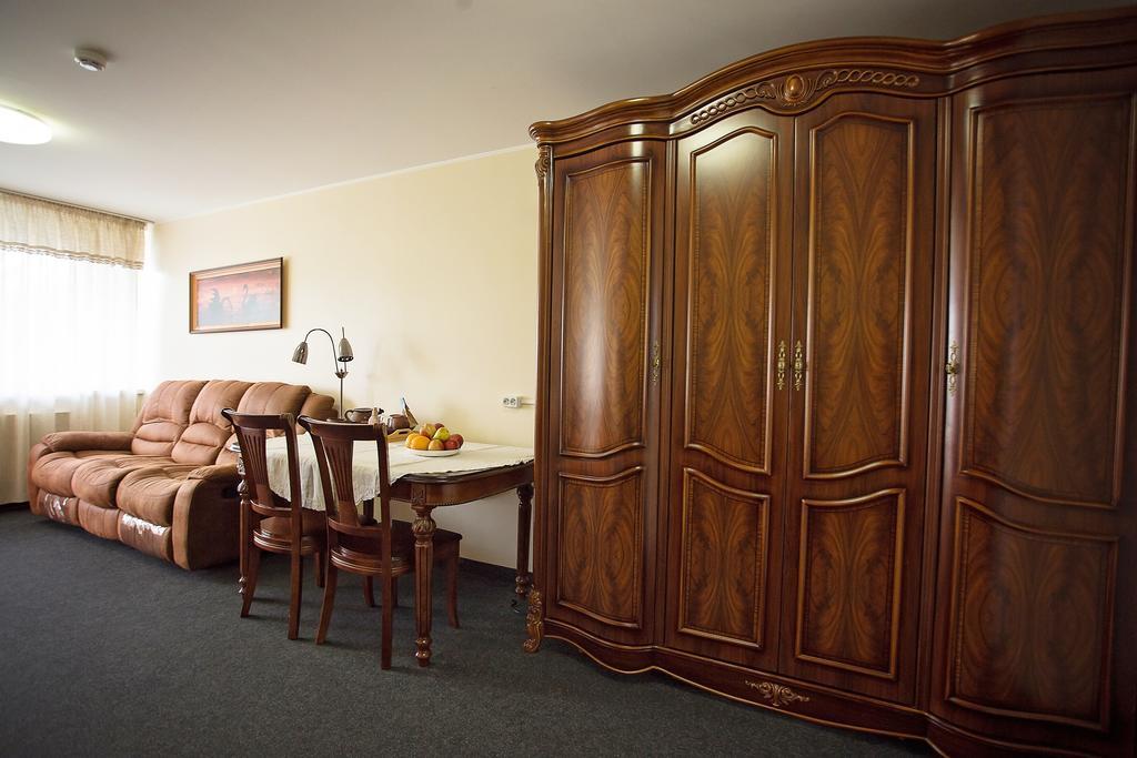 Varska Sanatorium Hotel Buitenkant foto