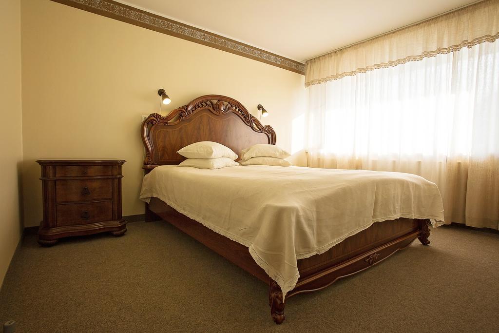 Varska Sanatorium Hotel Buitenkant foto